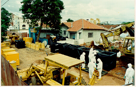 CRCN-CO - 6 - Descontaminacao sendofeita na Rua 57.jpg