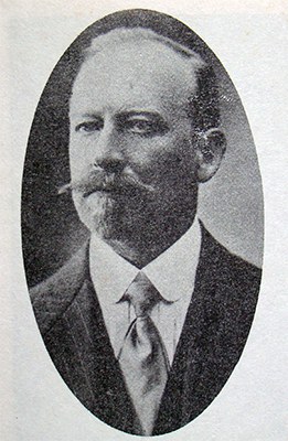 JAYME, Jarbas. Do passado ao presente: ensaios genealógicos. Goiânia: Edição do autor, 1952. p. 91.