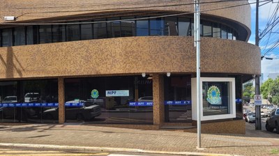 Foto 14 - Fachada Francisco Beltrão.jpg