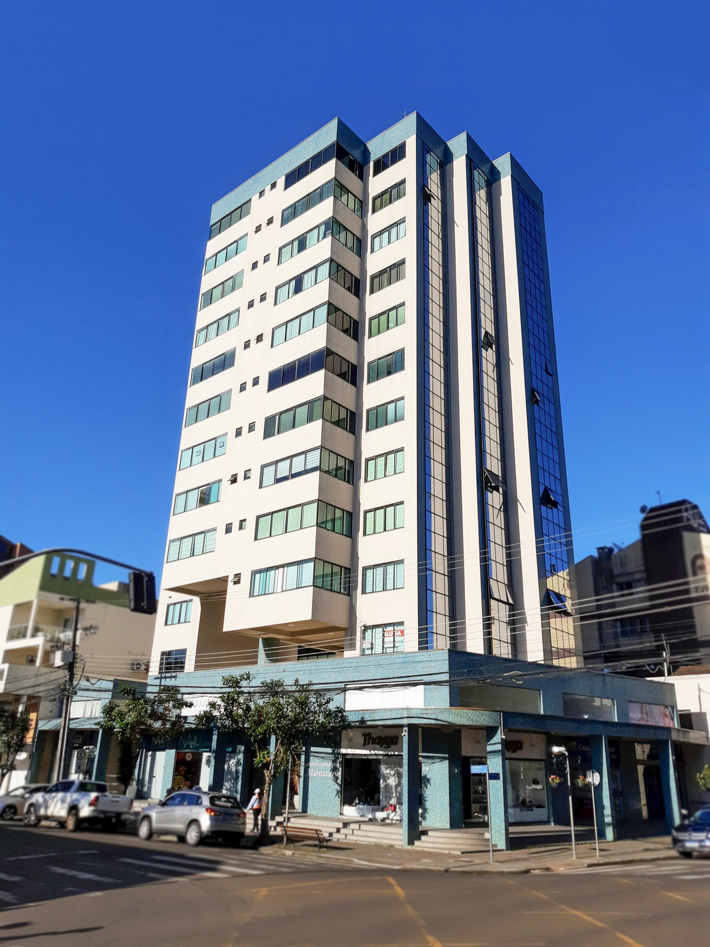 Foto 18 - Fachada Pato Branco