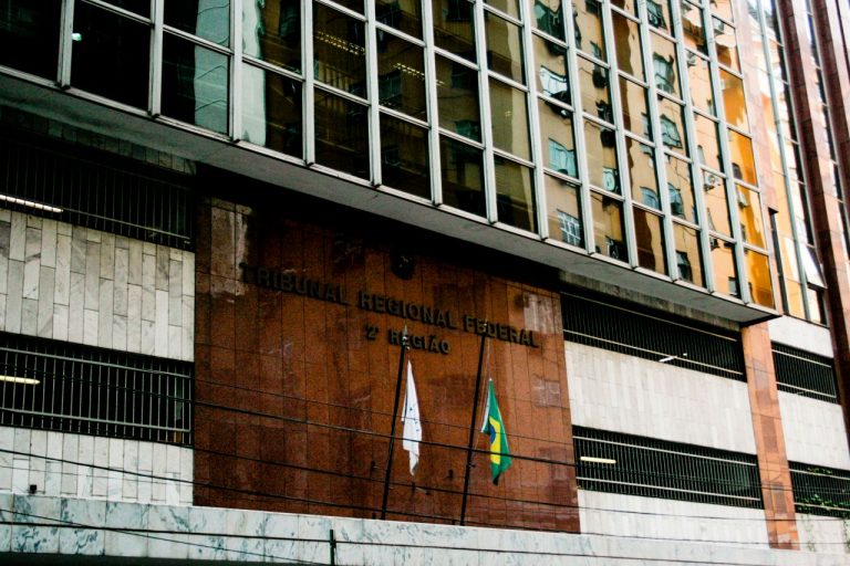 Fachada do TRF2
